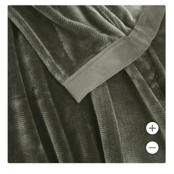 NWT Olive Green Plush Queen Blanket - Picture 2 of 7